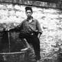 Torino 1954 - Gerry Scout alla Fontana dei Francesi